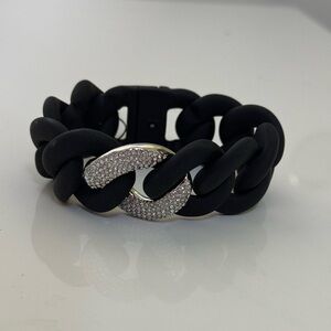 Chico’s black matte link bracelet